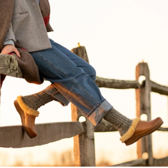 NEW  Dansko Magda Leather and Sheepskin clog in tan for women   1125 6s3 - Picture 2 of 13